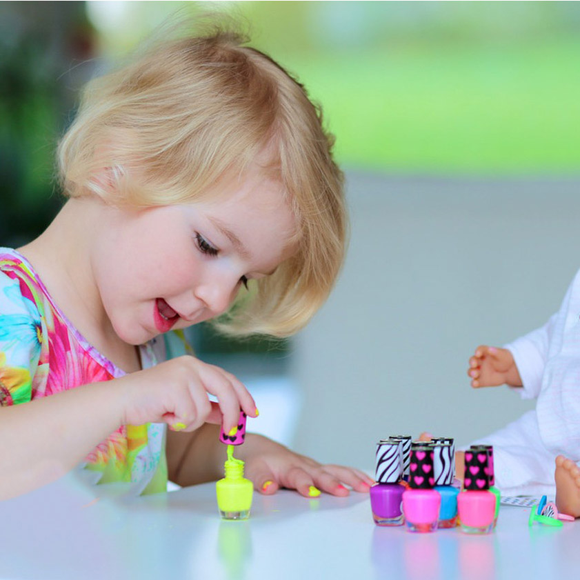 Nurturing Creativity And Independence: Children's Makeup Brushes, Makeup Bags, And Wash Bag Sets